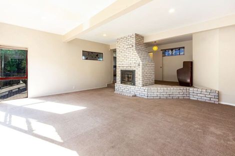 Photo of property in 16 James Cook Drive, Whitby, Porirua, 5024
