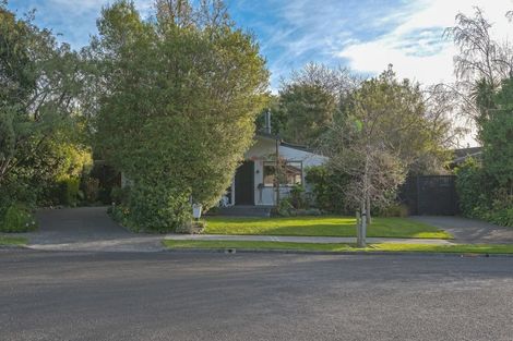 Photo of property in 34 James Cook Street, Havelock North, 4130