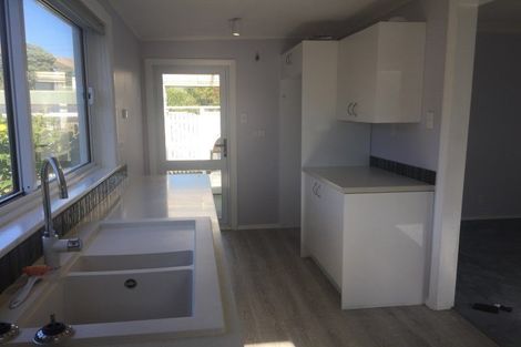 Photo of property in 77 The Parade, Paekakariki, 5034