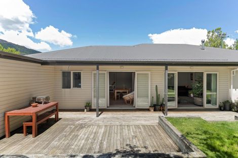 Photo of property in 15 Shanahan Lane, Arrowtown, 9302