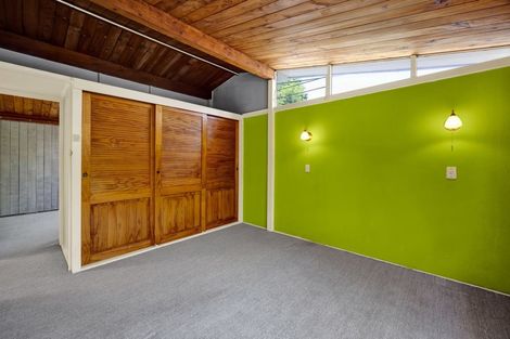 Photo of property in 15 Awanui Street, Merrilands, New Plymouth, 4312