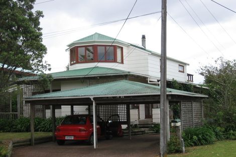 Photo of property in 18 Beach Haven Road, Beach Haven, Auckland, 0626