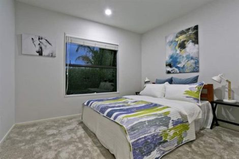 Photo of property in 158b East Coast Road, Forrest Hill, Auckland, 0620