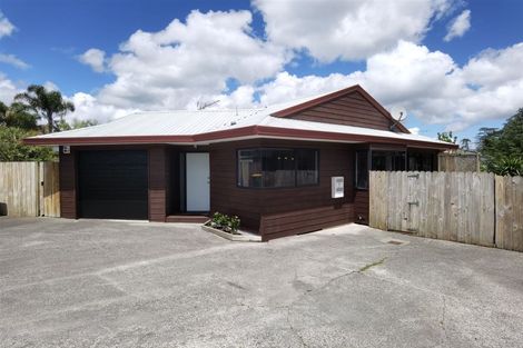 Photo of property in 1/75 Gosford Drive, Botany Downs, Auckland, 2010