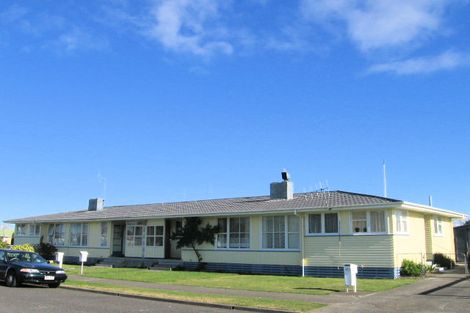 Photo of property in 42-46 Cottrell Crescent, Onekawa, Napier, 4110