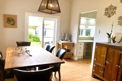 Photo of property in 11 Ocean View Road, Milford, Auckland, 0620