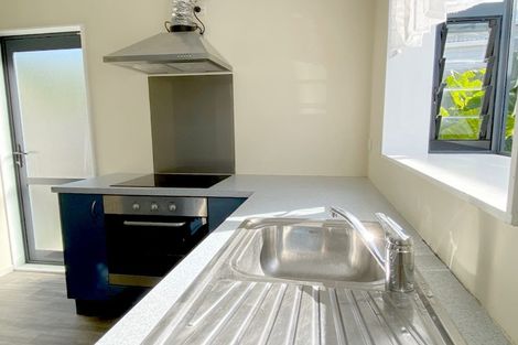 Photo of property in 4 Karo Place, Glendene, Auckland, 0602