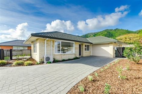 Photo of property in 1b Hemi Street, Waikanae, 5036