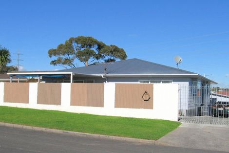 Photo of property in 11 Caserta Place, Clover Park, Auckland, 2023