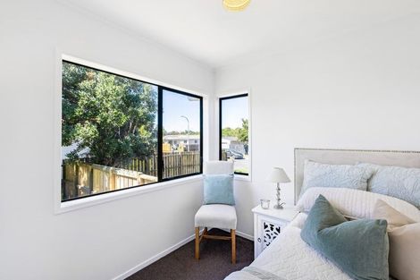 Photo of property in 45 Darren Crescent, Half Moon Bay, Auckland, 2012