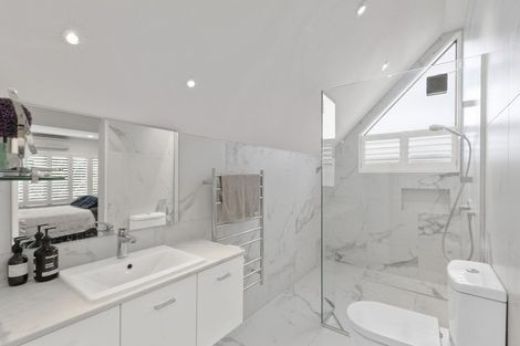 Photo of property in 3/56 Milford Road, Milford, Auckland, 0620