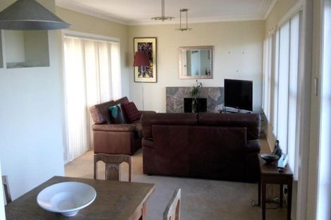 Photo of property in 11 Colonial Road, Chatswood, Auckland, 0626