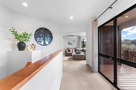 Photo of property in 10 Camilla Grove, Totara Vale, Auckland, 0629