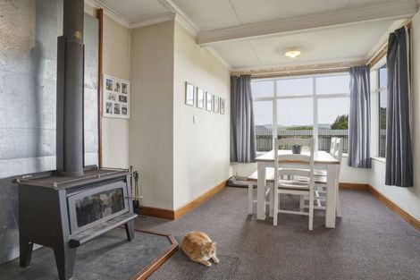 Photo of property in 7 Ovenden Street, Owaka, 9535