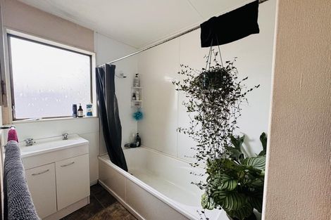 Photo of property in 11a Kaimanawa Street, Kelvin Grove, Palmerston North, 4414