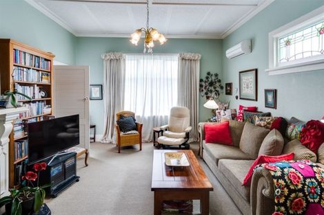 Photo of property in 14 Enfield Road, Hospital Hill, Napier, 4110