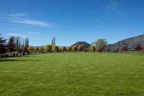 Photo of property in 14 Little Orchard Way, Wanaka, 9382