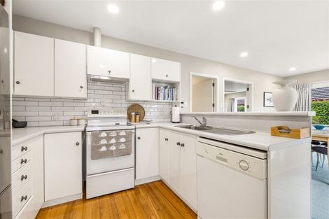 Photo of property in 9 Solway Avenue, Ilam, Christchurch, 8041