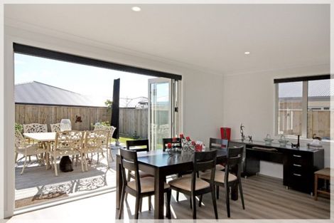 Photo of property in 9 Story Street, Foxton Beach, Foxton, 4815