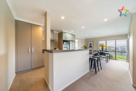 Photo of property in 27 Simpson Crescent, Raumati Beach, Paraparaumu, 5032