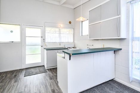 Photo of property in 15a Earlsworth Road, Mangere East, Auckland, 2024