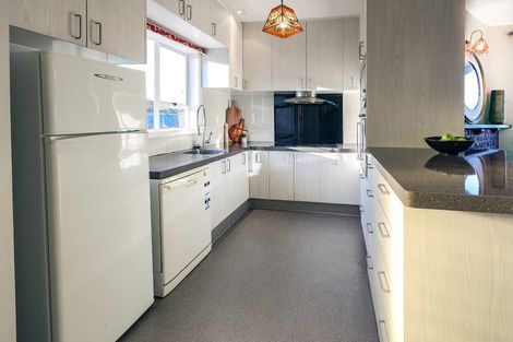 Photo of property in 90 Middleton Road, Kew, Dunedin, 9012