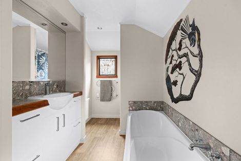 Photo of property in 2 Ritchie Place, Havelock North, 4130