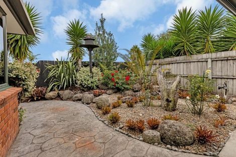 Photo of property in 13 Bermuda Place, One Tree Point, 0118