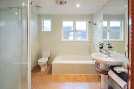 Photo of property in 105 Selwyn Crescent, Forrest Hill, Auckland, 0620