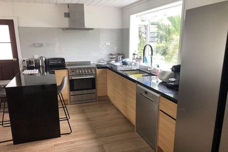 Photo of property in 19 Ferry Parade, Herald Island, Auckland, 0618