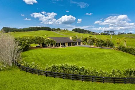 Photo of property in 905 Old North Road, Waimauku, 0882