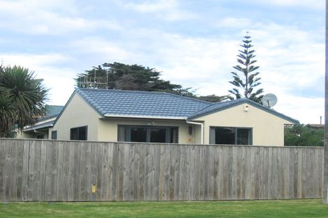 Photo of property in 54a Moana Street, Otaki Beach, Otaki, 5512