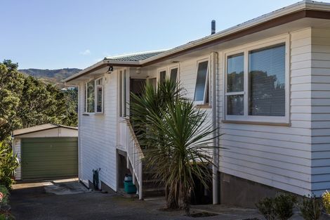 Photo of property in 36 Witham Street, Island Bay, Wellington, 6023