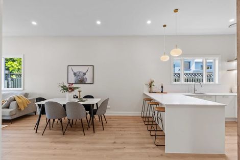 Photo of property in 10 Weston Road, St Albans, Christchurch, 8052