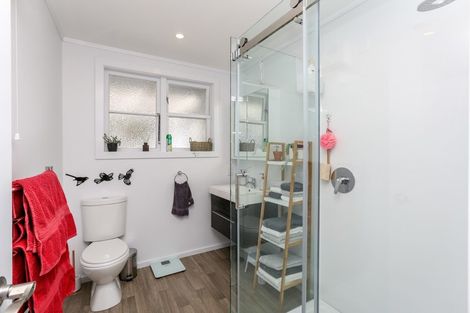 Photo of property in 115 Glenpark Avenue, Frankleigh Park, New Plymouth, 4310