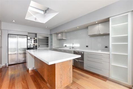 Photo of property in 17 Cornwall Street, Vauxhall, Dunedin, 9013