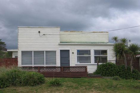 Photo of property in 5 Nash Parade, Foxton Beach, Foxton, 4815