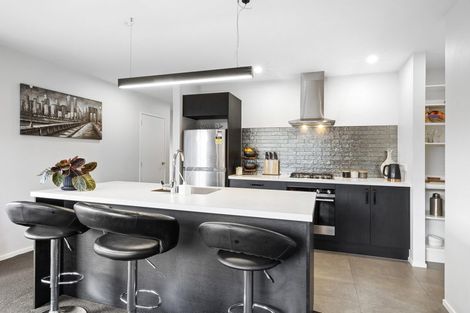 Photo of property in 5 Ruru Lane, Hurworth, New Plymouth, 4310