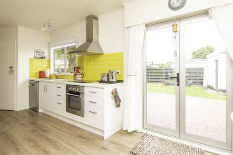 Photo of property in 16 Wyndham Street, Awapuni, Palmerston North, 4412