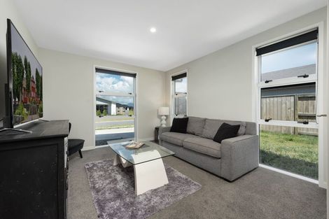 Photo of property in 63 Te Kio Crescent, Papamoa Beach, Papamoa, 3118