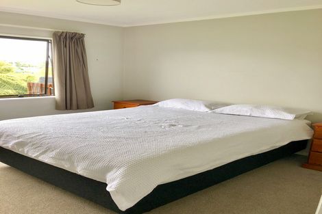 Photo of property in 2/25 Taioma Crescent, Te Atatu Peninsula, Auckland, 0610