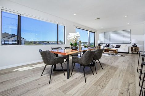 Photo of property in 24 Windlass Street, Long Bay, Auckland, 0630