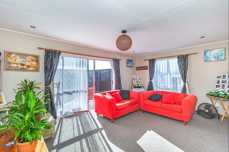 Photo of property in 83 Strathmore Avenue, Levin, 5510