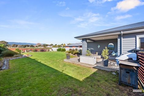 Photo of property in 11 Te Wiremu Lane, Otaki, 5512