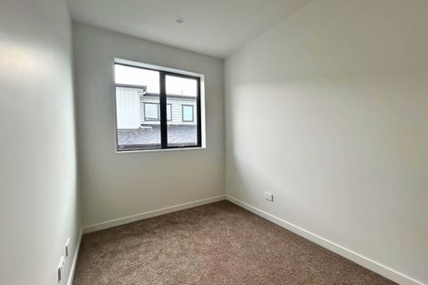 Photo of property in 23c Athena Drive, Totara Vale, Auckland, 0629