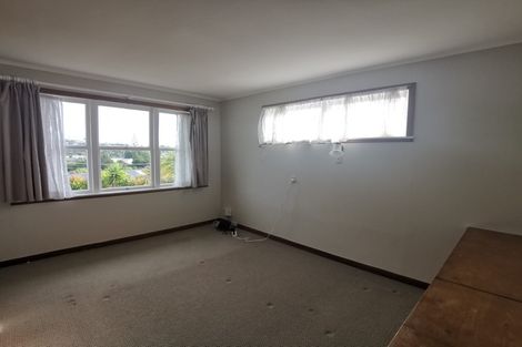 Photo of property in 17 Peach Road, Glenfield, Auckland, 0629