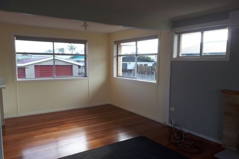 Photo of property in 291 Shakespeare Street, Leamington, Cambridge, 3432