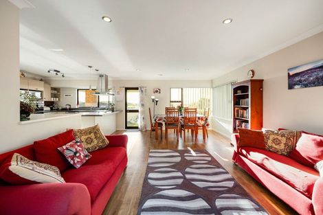 Photo of property in 6 Tironui Terrace, Western Heights, Hamilton, 3200