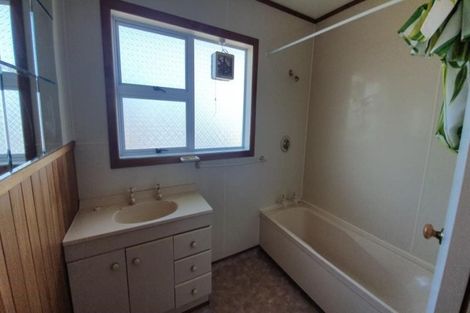 Photo of property in 11 Beach Road, Omata, New Plymouth, 4374