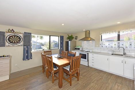 Photo of property in 23 Roberts Road, Hei Hei, Christchurch, 8042